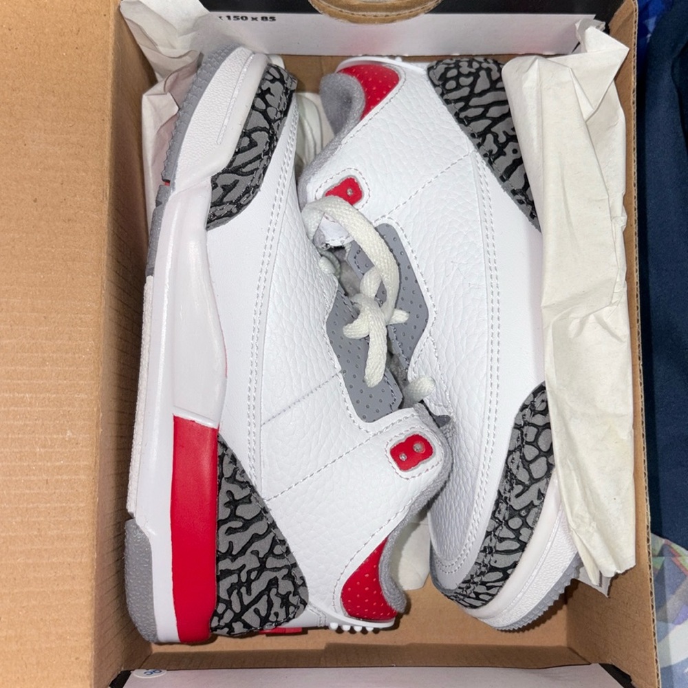 Kids Nike Air Jordan 3 Retro ‘Cardinal Red' Size 10C